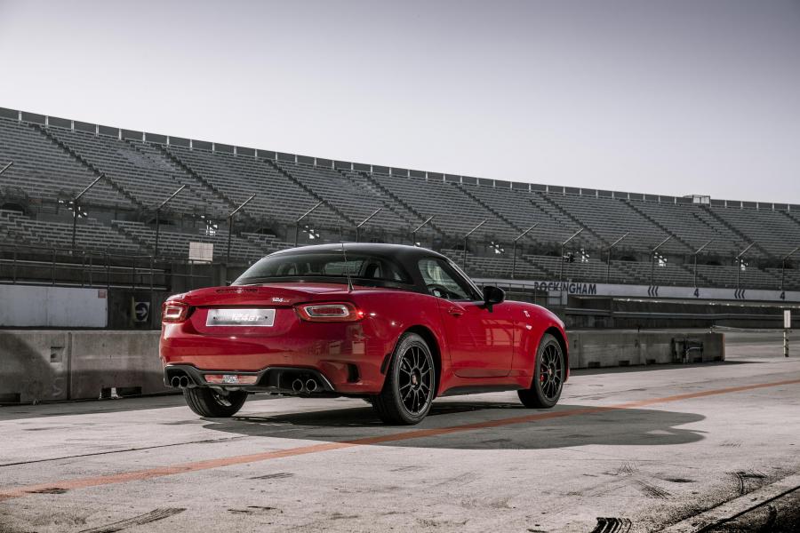  Abarth 124 GT (348) 2018 года  (UK) (фото 5 из 40)